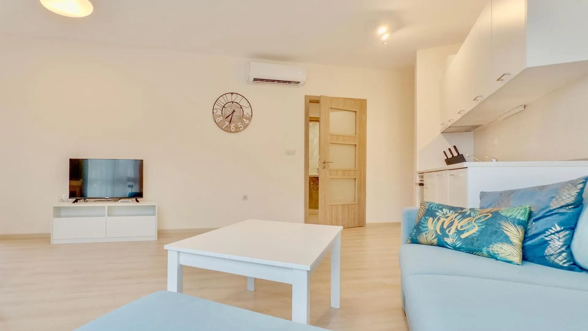 At Apartment - Sea View Varna