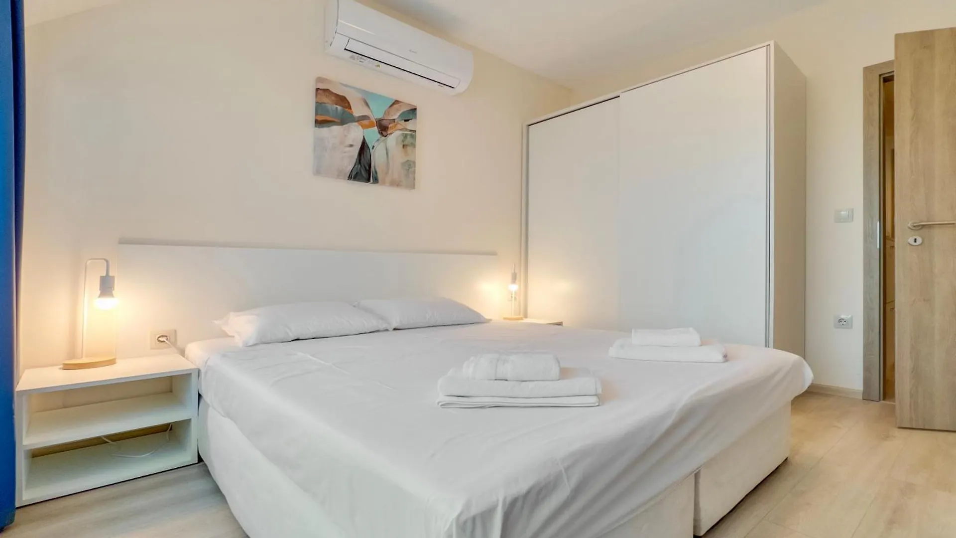 At Apartment - Sea View Varna